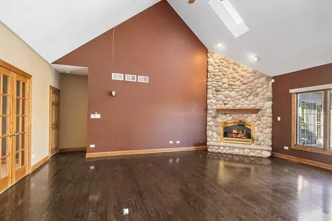 Living - 7308 Sheffield Ct, Monee, IL 60449 photo 3 of 4