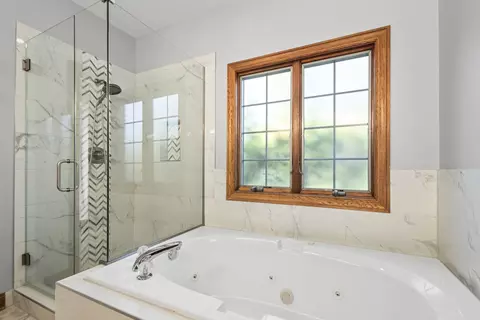 Bath - 7308 Sheffield Ct, Monee, IL 60449 photo 2 of 4