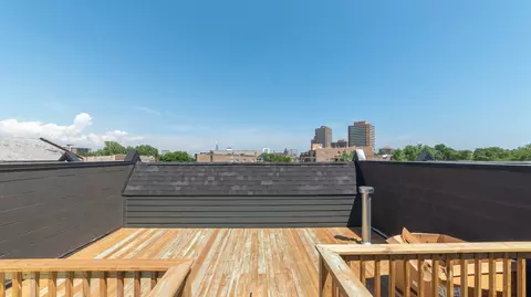 Exterior - 349 E 43rd St, Chicago, IL 60653 photo 2 of 2
