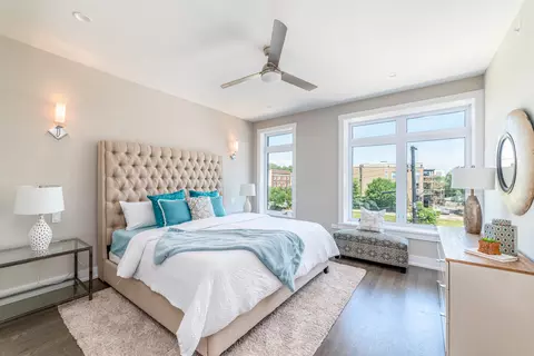 Bedroom - 349 E 43rd St, Chicago, IL 60653 photo 1 of 2