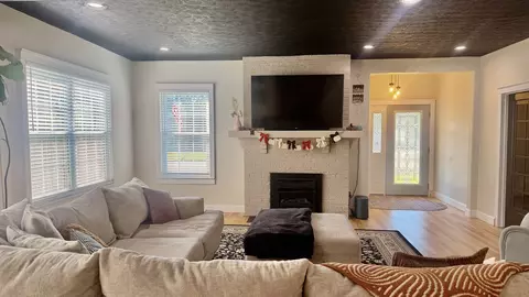Other - 924 W Main St, Salem, IL 62881 photo 5 of 13