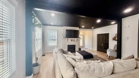 Other - 924 W Main St, Salem, IL 62881 photo 3 of 13