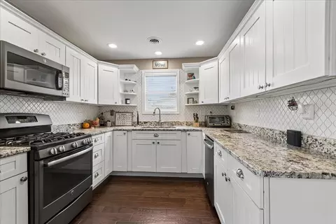 Kitchen - 1711 Cora St, Crest Hill, IL 60403 photo 1 of 1