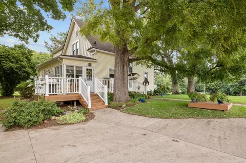 715 12th St, Port Byron, IL 61275