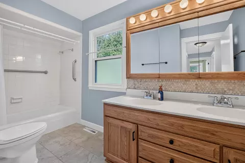 Bath - 125 S Orr Dr, Normal, IL 61761 photo 2 of 4