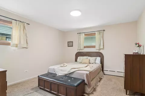 Bedroom - 1315 Everett Ave, Des Plaines, IL 60018 photo 1 of 3