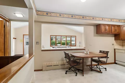 Dining - 1315 Everett Ave, Des Plaines, IL 60018 photo 1 of 1