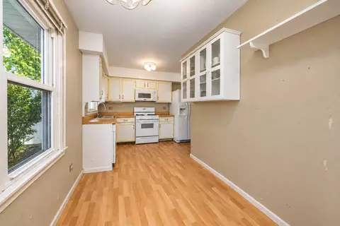 435 Wright Ct, Bolingbrook, IL 60440 photo 2