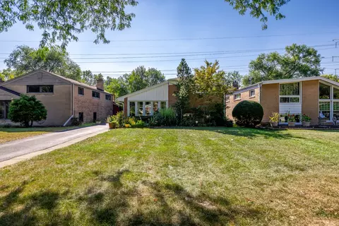 6542 N Kenneth Ave, Lincolnwood, IL 60712