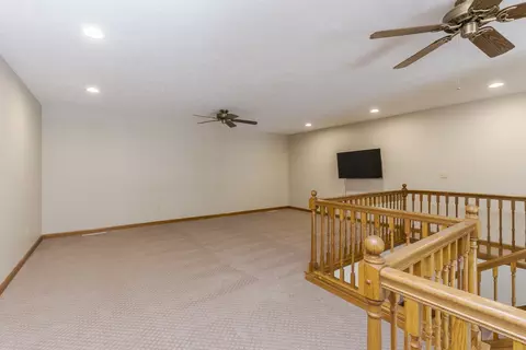 Living - 2 Spruce Ct, Bloomington, IL 61704 photo 9 of 10
