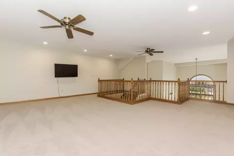 Living - 2 Spruce Ct, Bloomington, IL 61704 photo 8 of 10