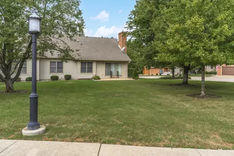 Exterior - 2 Spruce Ct, Bloomington, IL 61704 photo 3 of 4