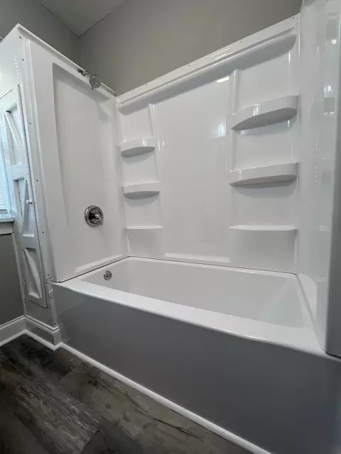 Bath - 693 E Bluff St, Marseilles, IL 61341 photo 2 of 2