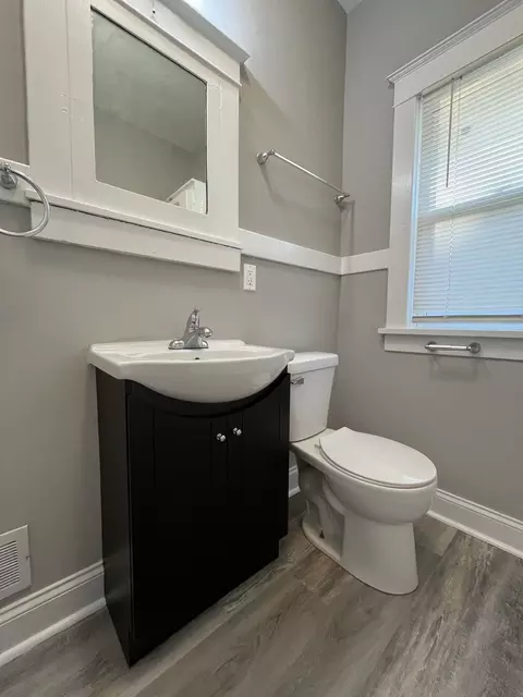 Bath - 693 E Bluff St, Marseilles, IL 61341 photo 1 of 2