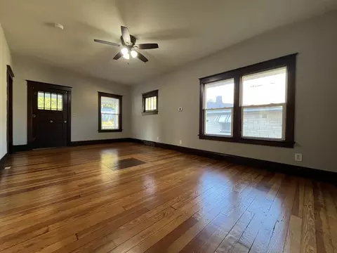 Living - 693 E Bluff St, Marseilles, IL 61341 photo 1 of 2