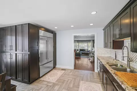 Kitchen - 421 Vassar Ln, Des Plaines, IL 60016 photo 2 of 3