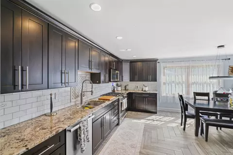 Kitchen - 421 Vassar Ln, Des Plaines, IL 60016 photo 3 of 3