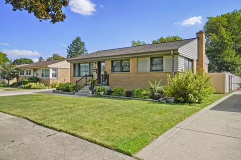 Other - 421 Vassar Ln, Des Plaines, IL 60016 photo 1 of 8