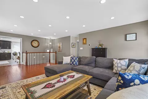 Other - 421 Vassar Ln, Des Plaines, IL 60016 photo 5 of 8