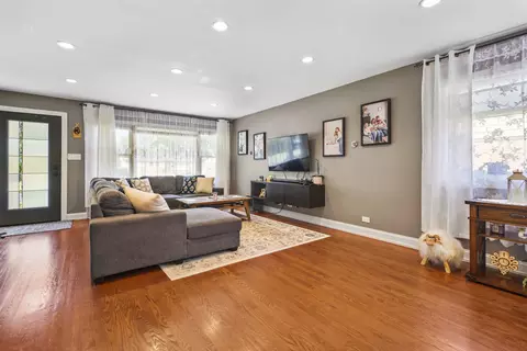 Other - 421 Vassar Ln, Des Plaines, IL 60016 photo 3 of 8
