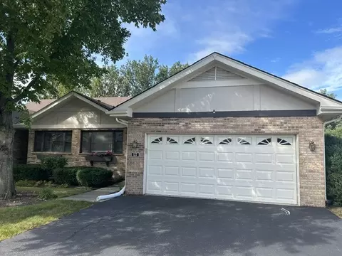 127 Villa Way #127, Bloomingdale, IL 60108