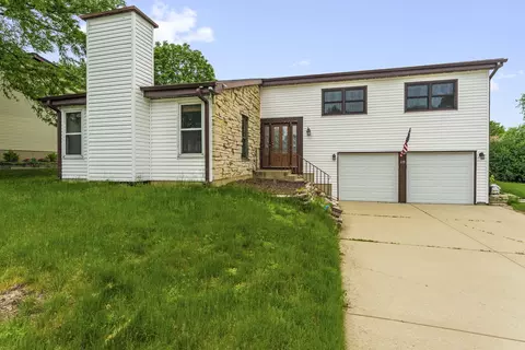 119 Garland Ct, Glendale Heights, IL 60139