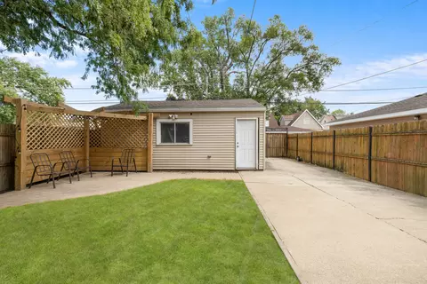 Exterior - 2001 S 19th Ave, Broadview, IL 60155 photo 9 of 11