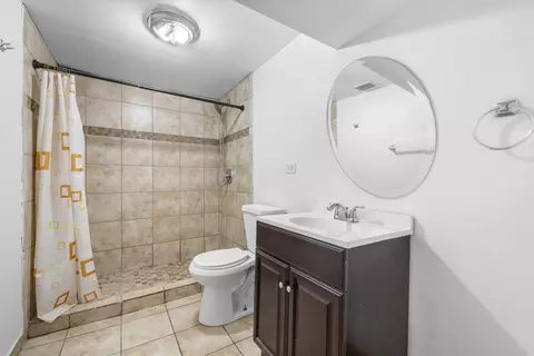 Bath - 2001 S 19th Ave, Broadview, IL 60155 photo 3 of 4