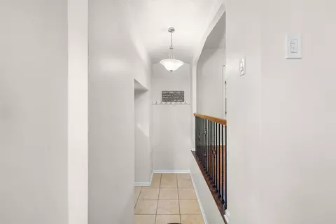 Entry Way - 2001 S 19th Ave, Broadview, IL 60155 photo 1 of 2