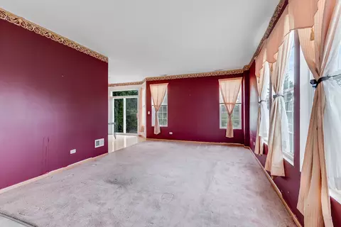 Living - 1220 Courtland Cir #1220, Plainfield, IL 60586 photo 1 of 3