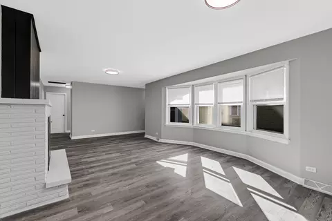 Living - 17015 Annetta Ave, Hazel Crest, IL 60429 photo 4 of 4