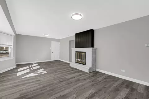 Living - 17015 Annetta Ave, Hazel Crest, IL 60429 photo 3 of 4