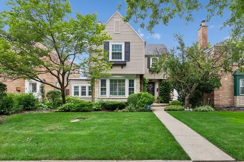 7822 W Thorndale Ave, Chicago, IL 60631