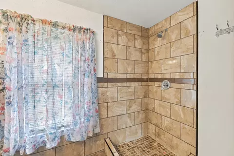 Bath - 505 E 4th St, Sterling, IL 61081 photo 3 of 4