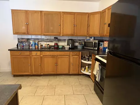 Kitchen - 250 N Hammes Ave, Kankakee, IL 60901 photo 3 of 3