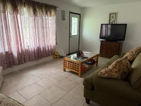 Living - 250 N Hammes Ave, Kankakee, IL 60901 photo 1 of 1