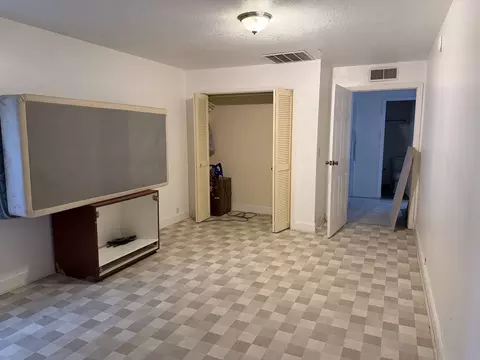 Bedroom - 250 N Hammes Ave, Kankakee, IL 60901 photo 1 of 1