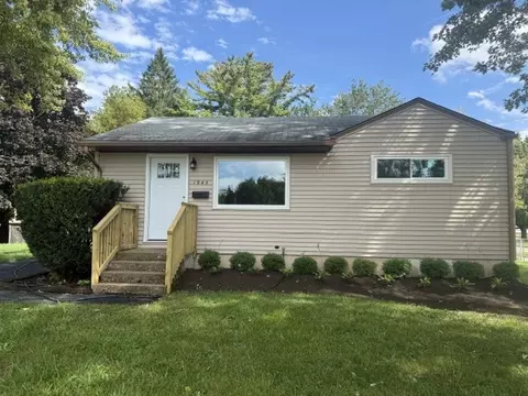 1945 Creek Rd, Waukegan, IL 60087