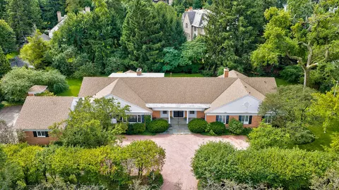 64 Locust Rd, Winnetka, IL 60093