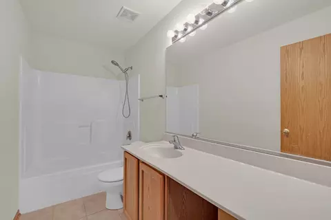 Bath - Undisclosed, Plainfield, IL 60586 photo 2 of 4