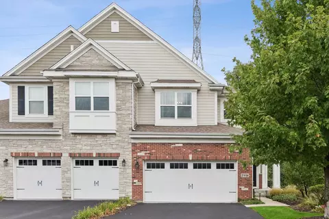 27 W116 Redbud Ln, Winfield, IL 60190