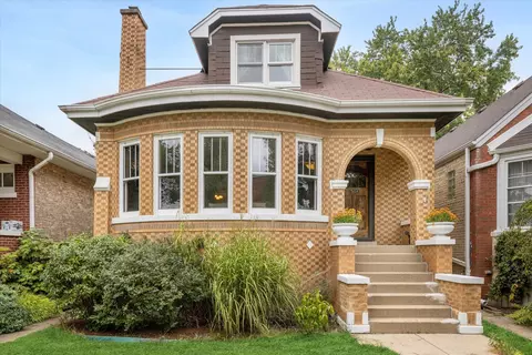 5424 W Waveland Ave, Chicago, IL 60641