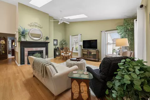 Living - 1069 Devonshire Ave, Naperville, IL 60540 photo 2 of 6