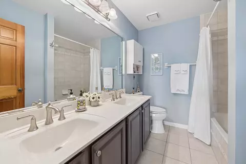 Bath - 1069 Devonshire Ave, Naperville, IL 60540 photo 1 of 4