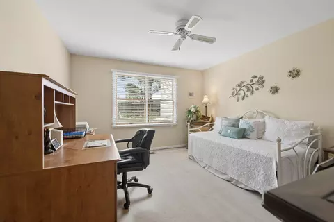 Bedroom - 1069 Devonshire Ave, Naperville, IL 60540 photo 3 of 5