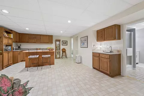 Kitchen - 1069 Devonshire Ave, Naperville, IL 60540 photo 5 of 5