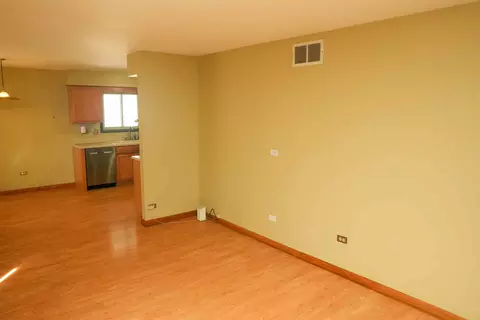 Living - 3103 Smoke Tree Ct, Hazel Crest, IL 60429 photo 3 of 7