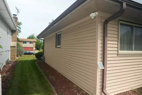 Exterior - 3103 Smoke Tree Ct, Hazel Crest, IL 60429 photo 3 of 7