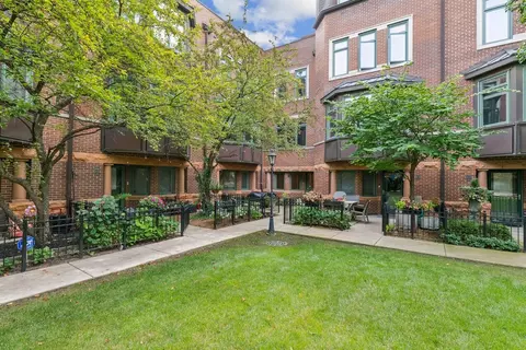 1351 W Altgeld St #4I, Chicago, IL 60614