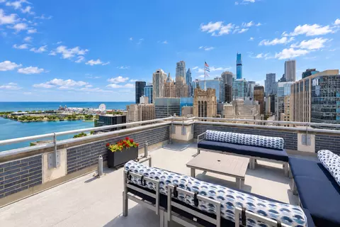 View/Area - 222 E Pearson St #1901, Chicago, IL 60611 photo 4 of 5